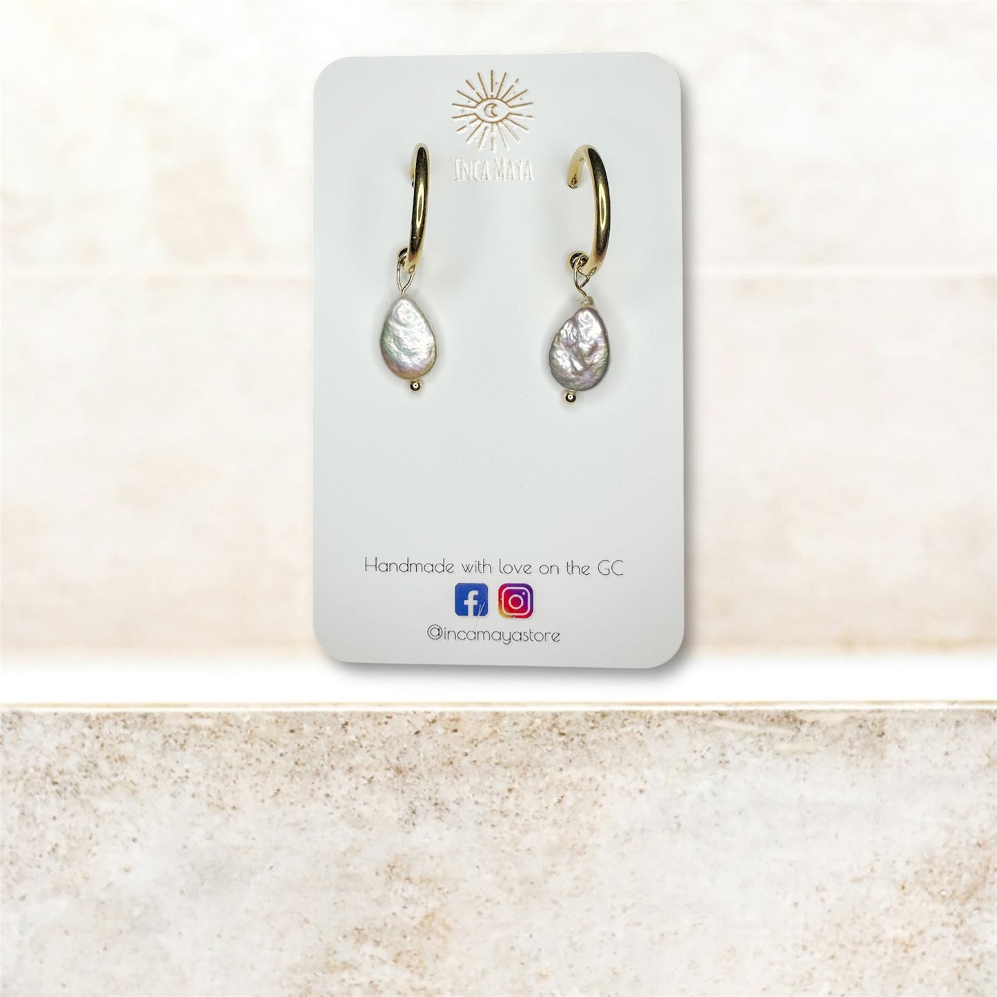 Freshwater Droplet Pearls with Gold Plain Hoops