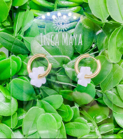 Organic White Acrylic Flower Huggies